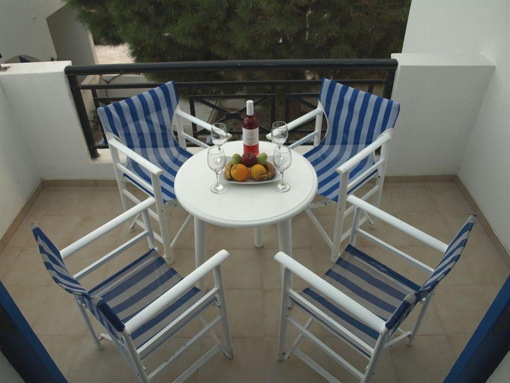 Levante Beach Hotel Kamári Esterno foto