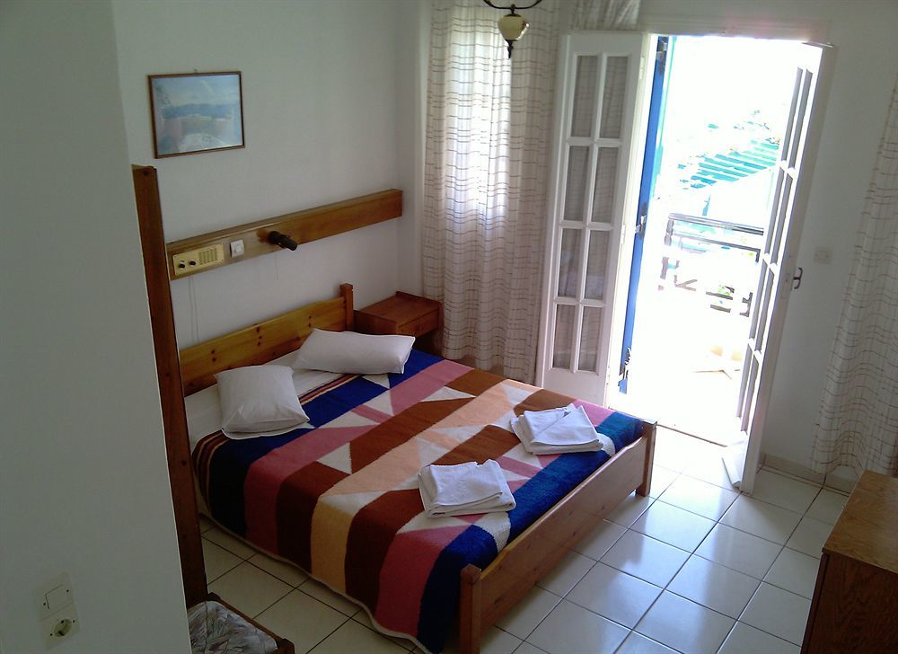 Levante Beach Hotel Kamári Esterno foto