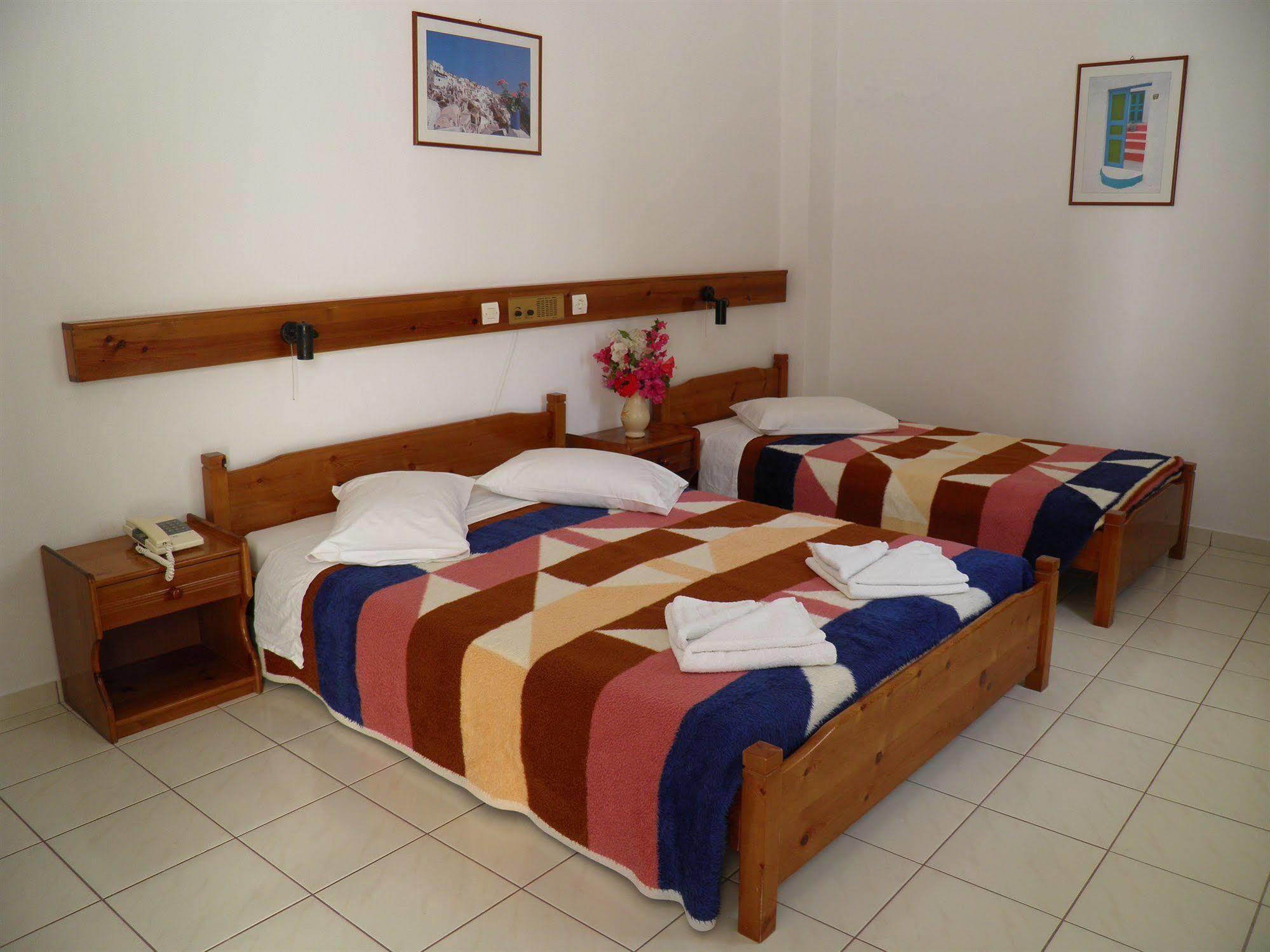 Levante Beach Hotel Kamári Esterno foto